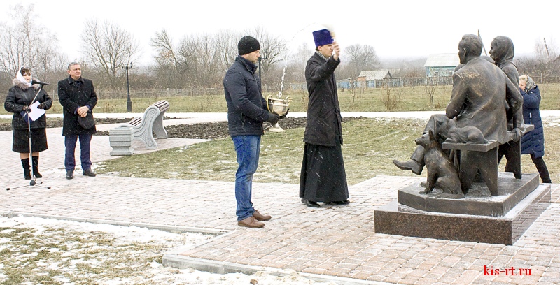 Открытие памятника крестьянской семье в Красной Звезде_12