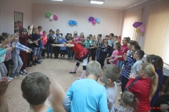Детский праздник в Екатериновском УСПН провела ртищевская шоу-группа 